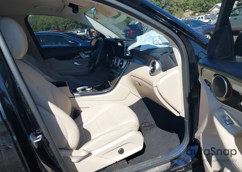 2016 Mercedes-Benz Glc 300 z USA, uszkodzony, nr VIN WDC0G4JB1GF051690